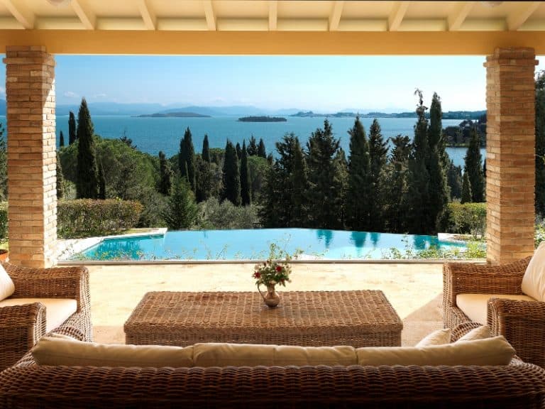 Villa with sea views in Corfu