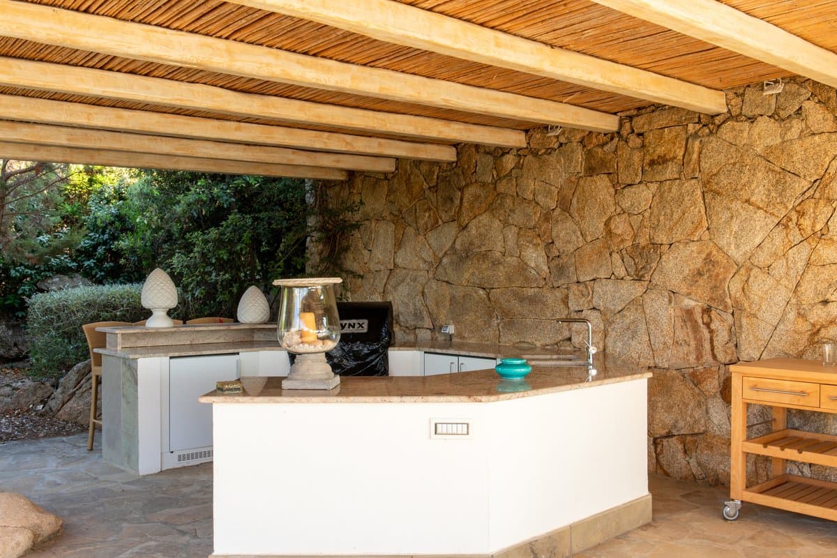 Villa Sinnai stands on the hill of Miata, just minutes from Porto Cervo and the beaches of the Costa Smeralda. - 4