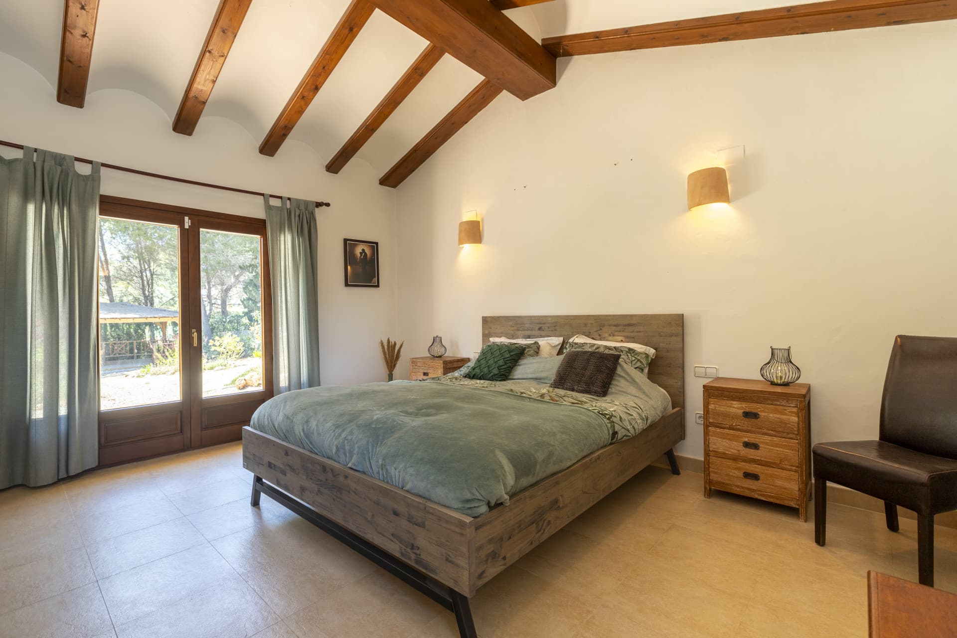 This elegant villa located in the coveted Montgó area of Jávea, Alicante, combines comfort and sustainability in a privileged natural setting. - 7