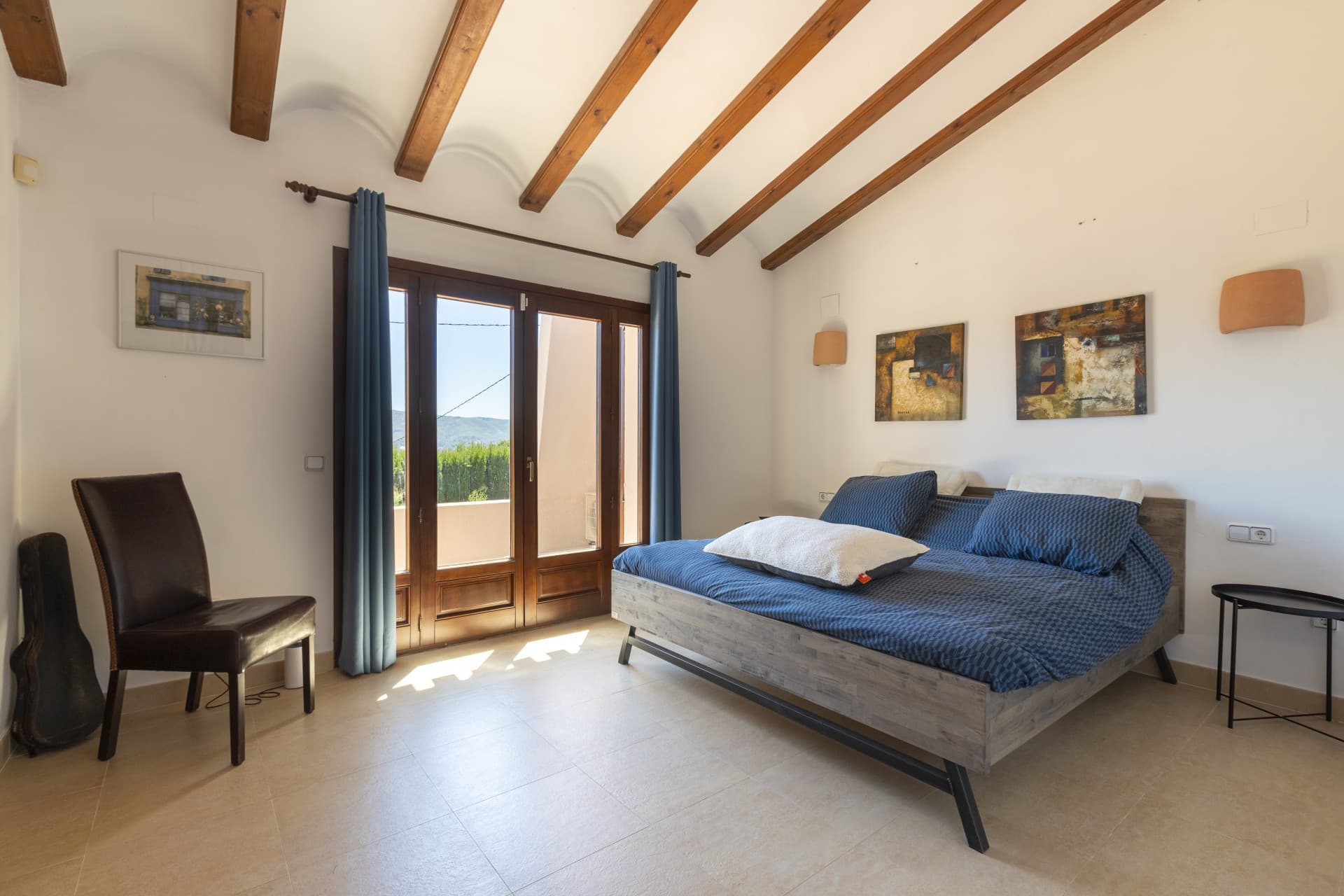 This elegant villa located in the coveted Montgó area of Jávea, Alicante, combines comfort and sustainability in a privileged natural setting. - 9