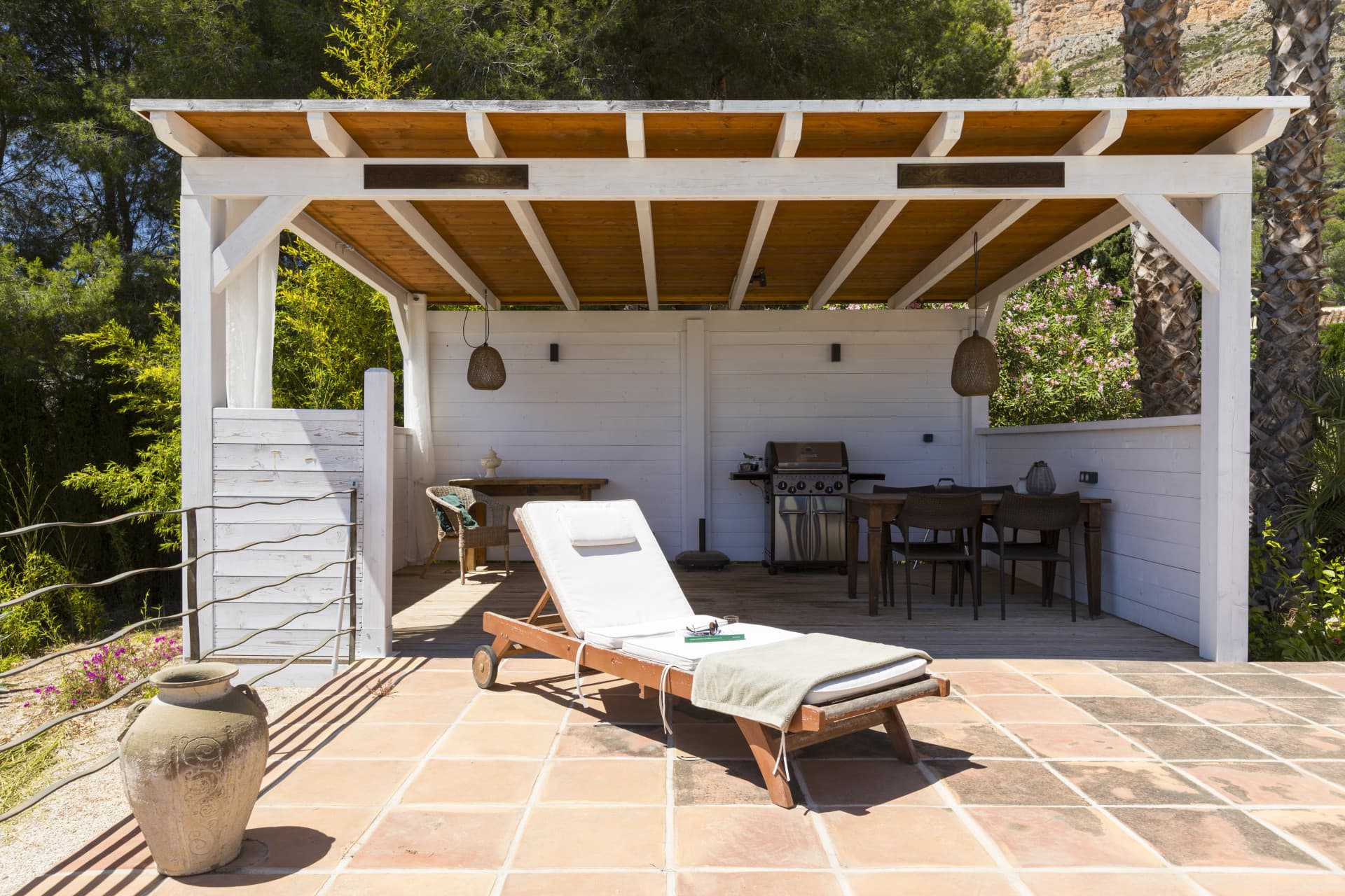 This elegant villa located in the coveted Montgó area of Jávea, Alicante, combines comfort and sustainability in a privileged natural setting. - 15
