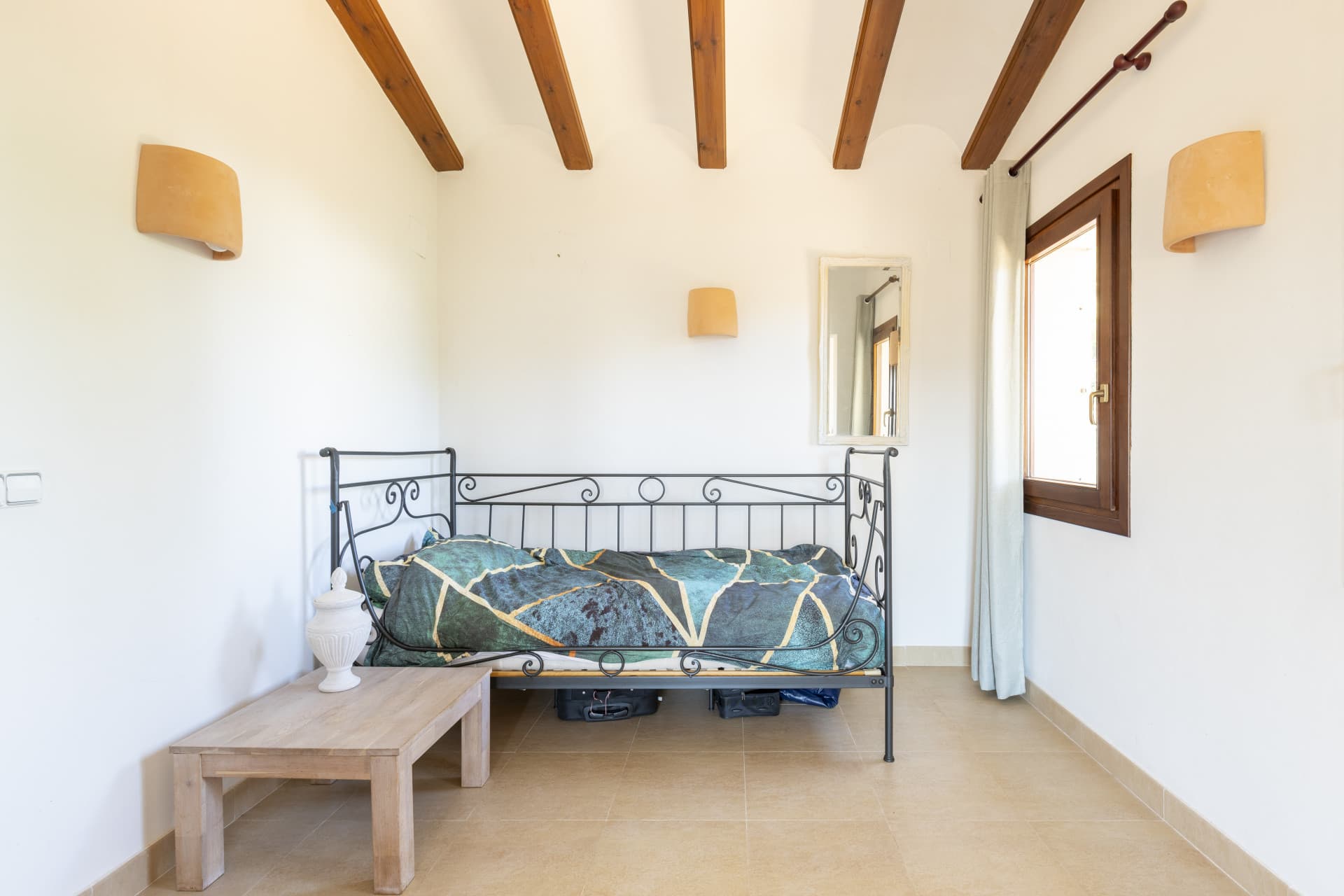 This elegant villa located in the coveted Montgó area of Jávea, Alicante, combines comfort and sustainability in a privileged natural setting. - 11