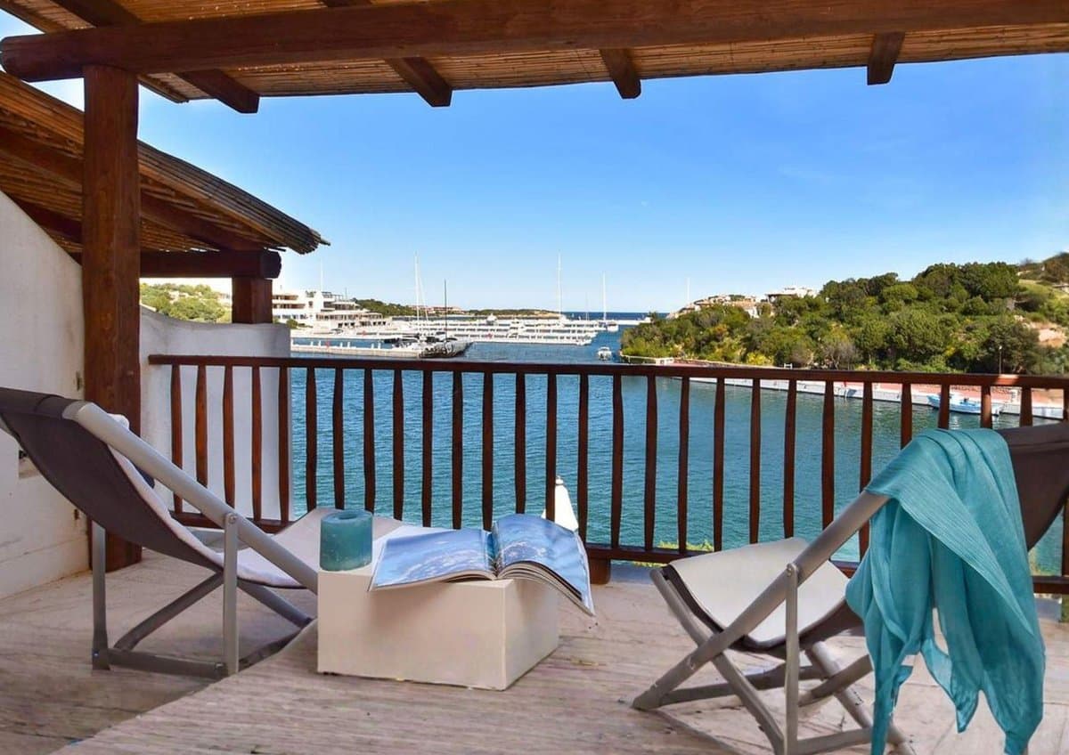 Seaview Three-Bedroom Flat, Sestante