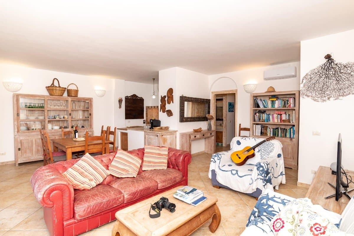 Casa La Riva is a waterfront property situated in Cannigione, in the heart of the Golfo di Arzachena. - 3