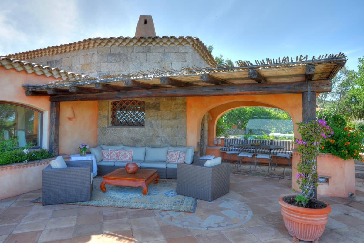 Villa Sa Teula is an exclusive residence offering captivating views over the Pevero Golf and the bay of Cala di Volpe. - 2