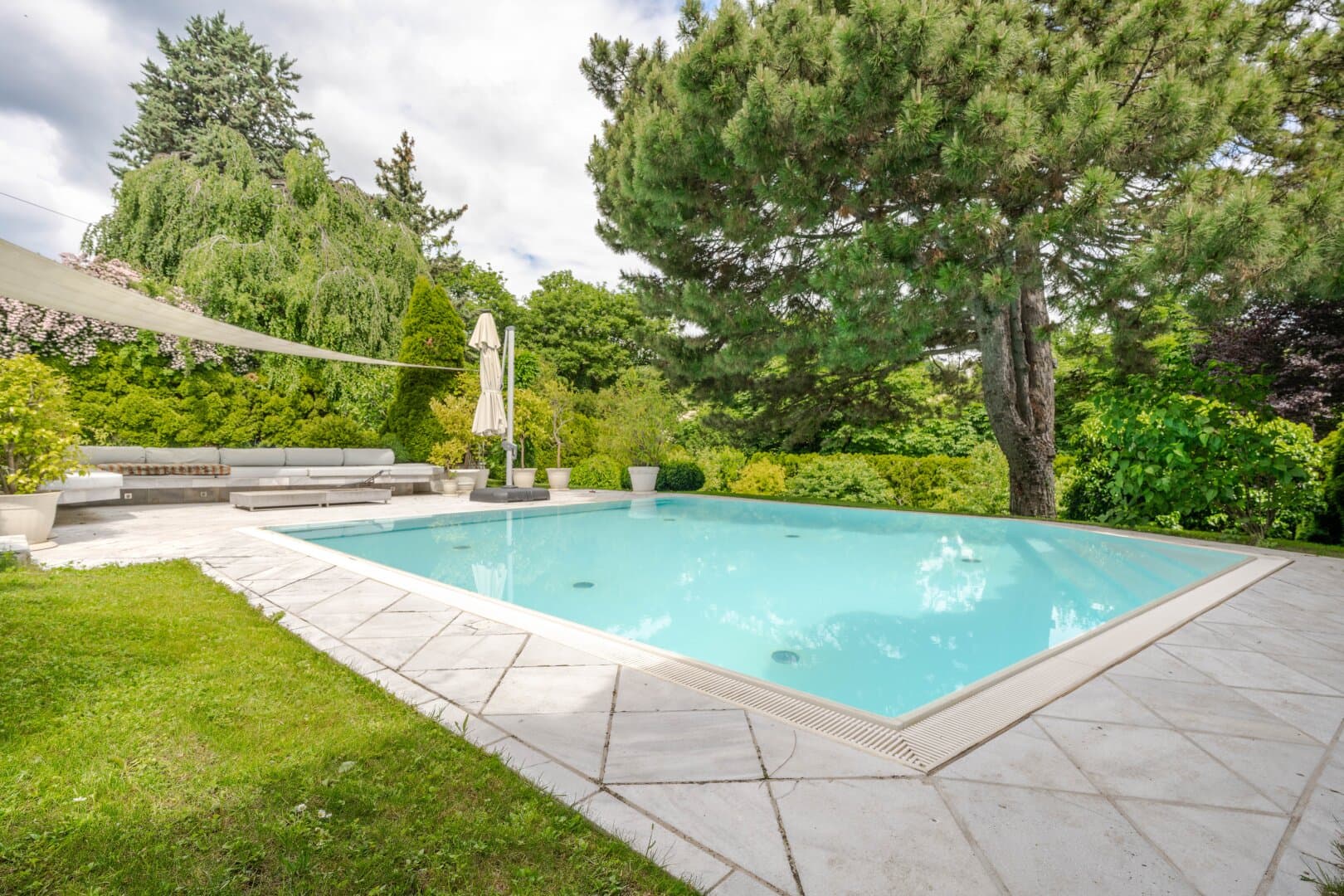 LUXURIOUS MAISONETTE WITH EXCLUSIVE GARDEN, POOL & VINEYARD VIEW - 2