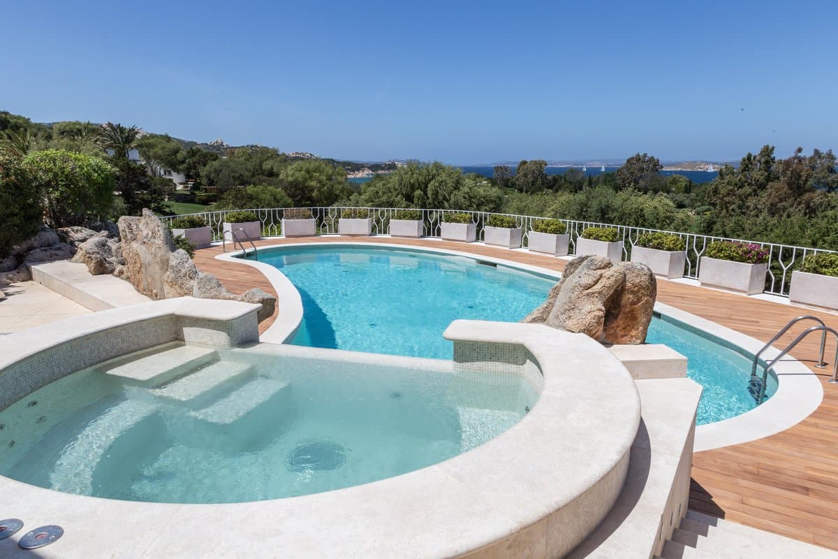 Villa Nakita is an elegant sea-view residence set within a private estate in Costa Smeralda. - 4