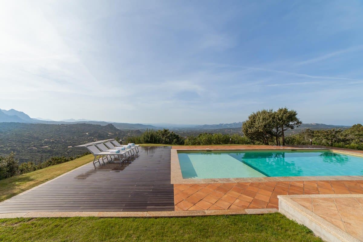 Villa Moresca is a holiday residence composed of 2 independent structures, nestled in the Gallura hinterland on the threshold of the Costa Smeralda. - 2