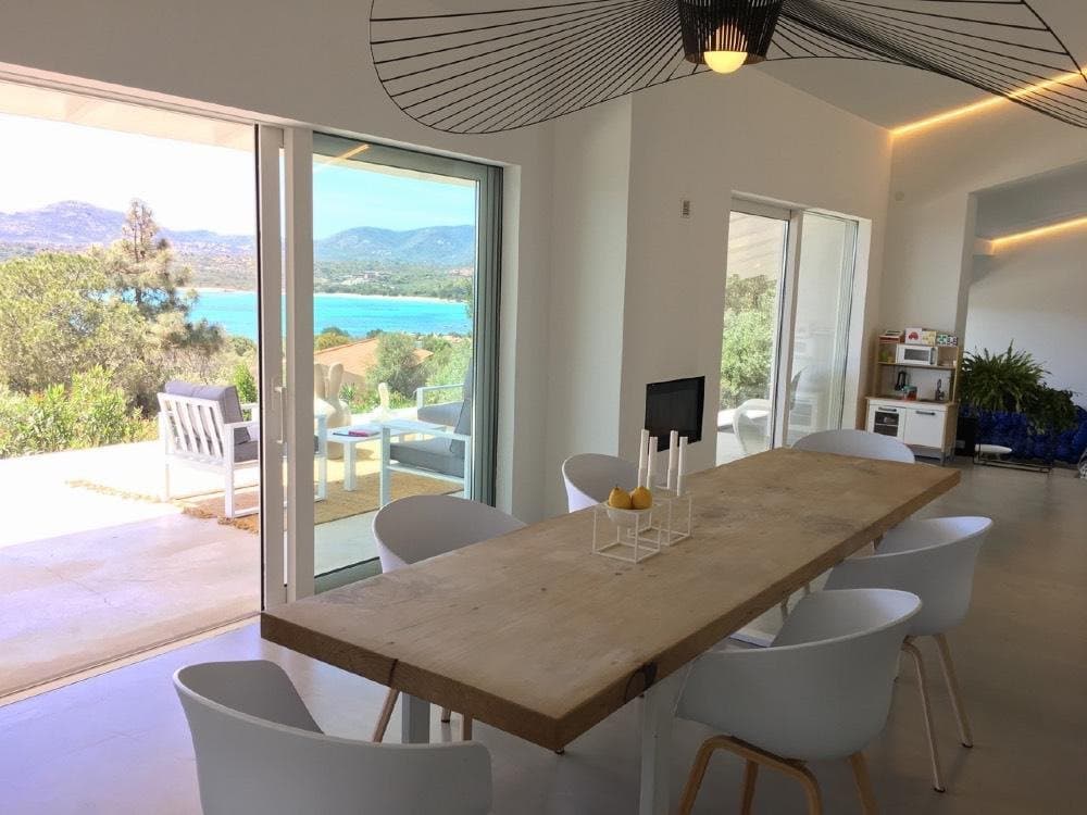 Villa Porto Istana is a contemporary residence available for rent in the enchanting coastal setting of Porto Istana, 10 km from Olbia. - 2
