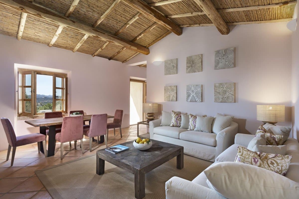 Villa Tiria is a luxury rental property nestled in the Gallura hinterland, right on the doorstep of the Costa Smeralda. - 3