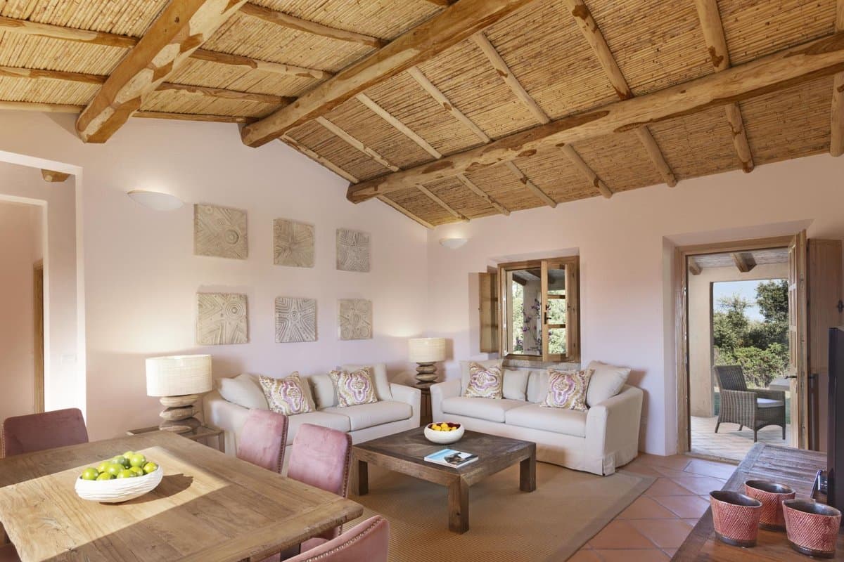 Villa Tiria is a luxury rental property nestled in the Gallura hinterland, right on the doorstep of the Costa Smeralda. - 4