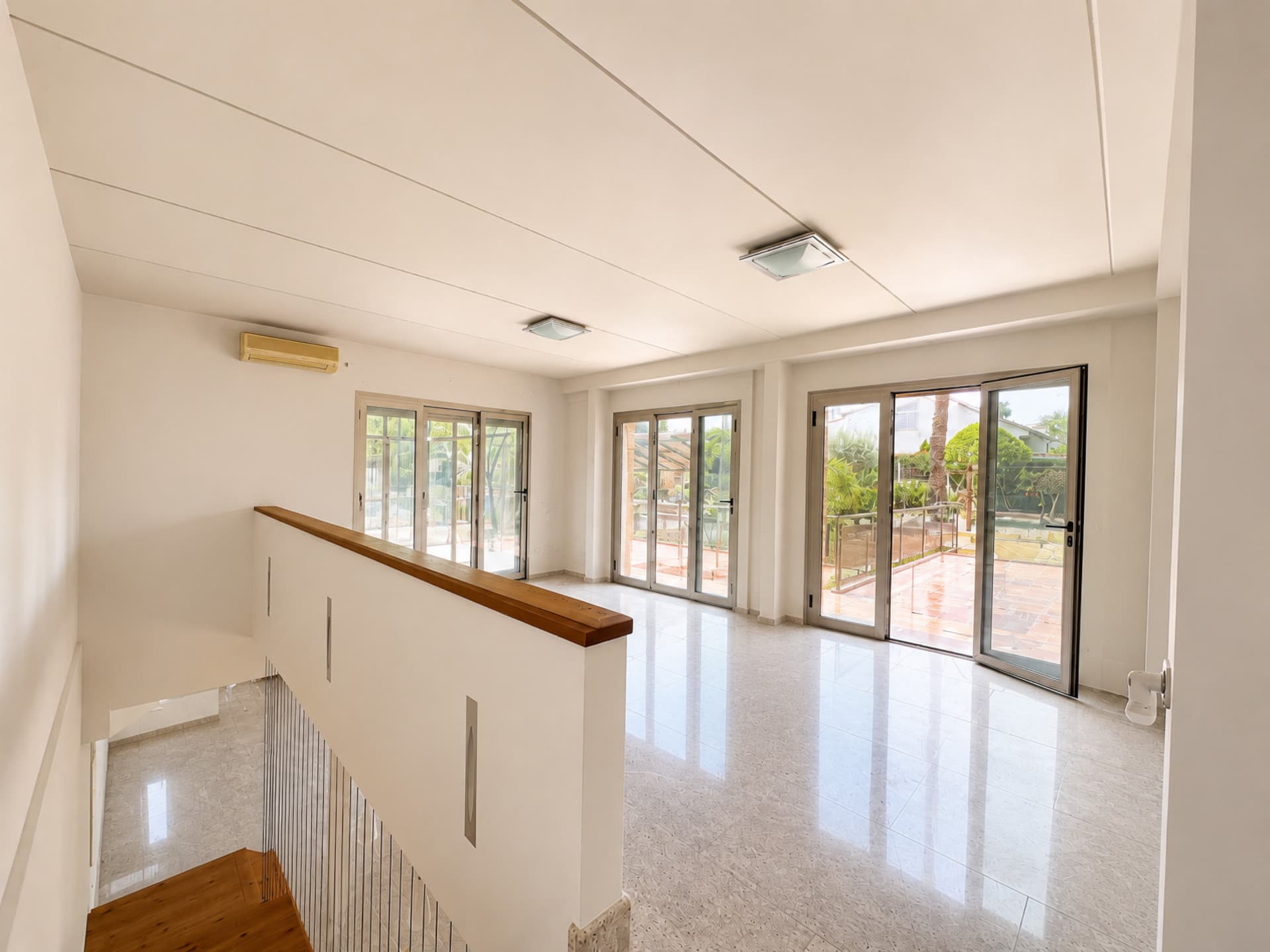 Villa en primera línea del Golf Escorpión en Torre en Conill, Bétera. - 4