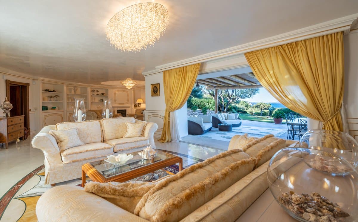 Villa Bettina is set in Liscia di Vacca, just minutes from Porto Cervo. - 3