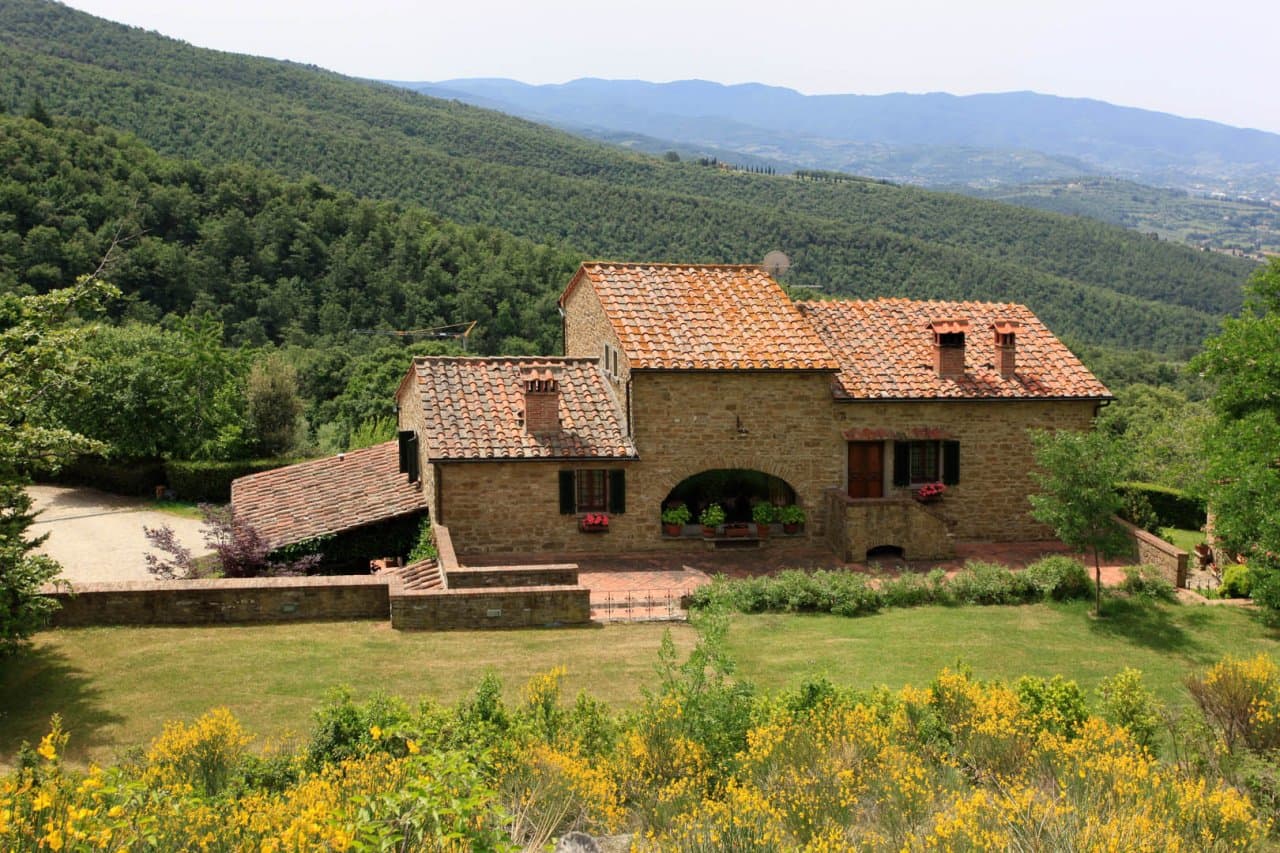 Tuscany: Villa with panoramic view and tennis field for sale - 8