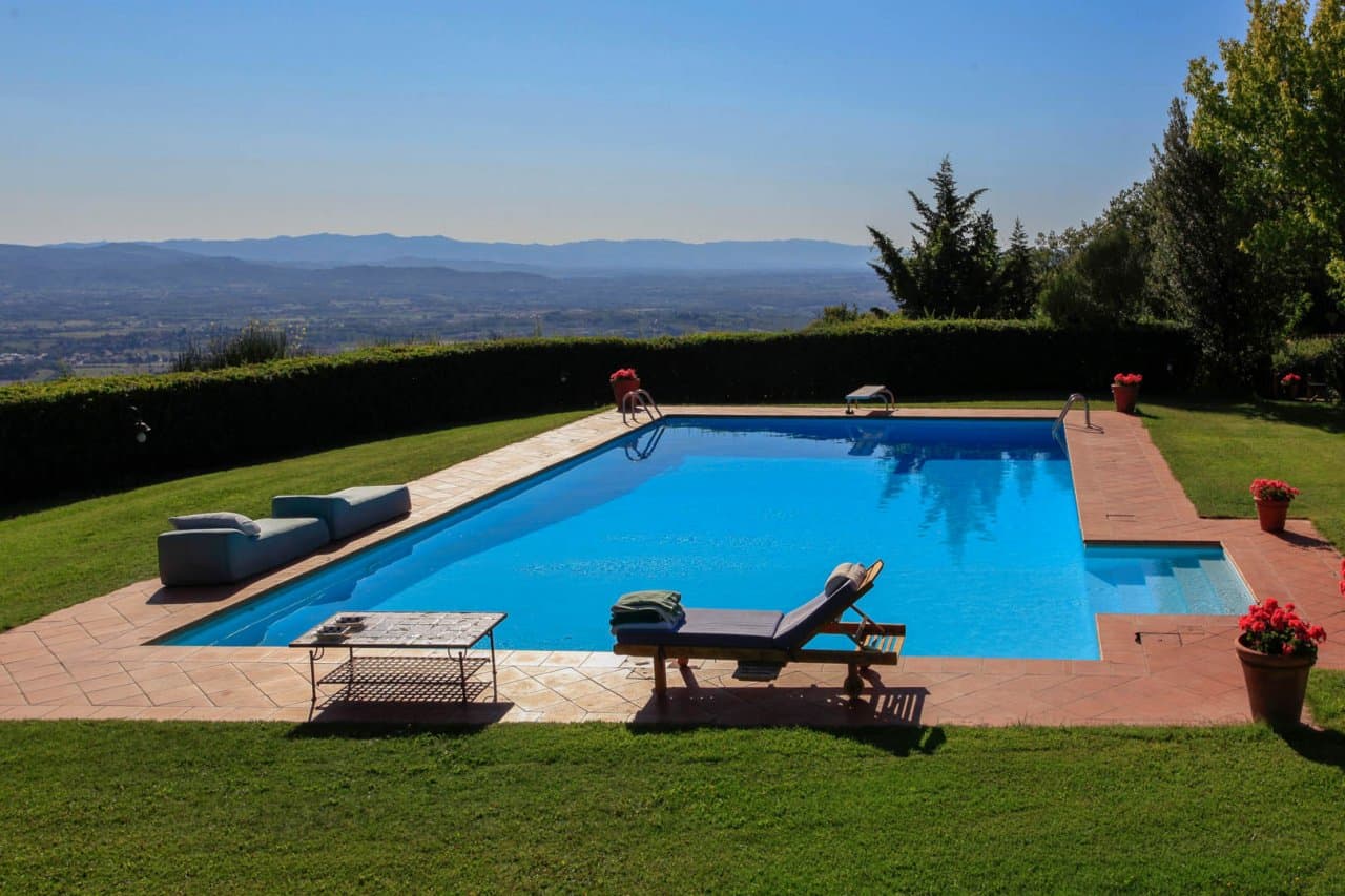 Tuscany: Villa with panoramic view and tennis field for sale - 9
