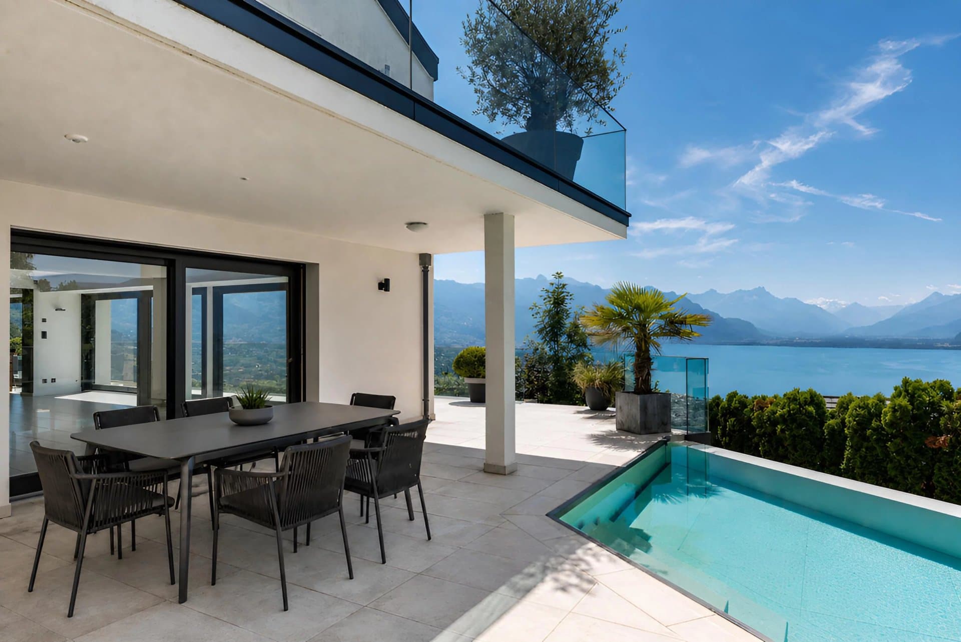 Bright property with pool and panoramic view