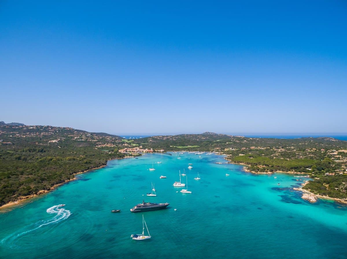STUNNING VILLA BY THE SEA - PRIVATE SALE
