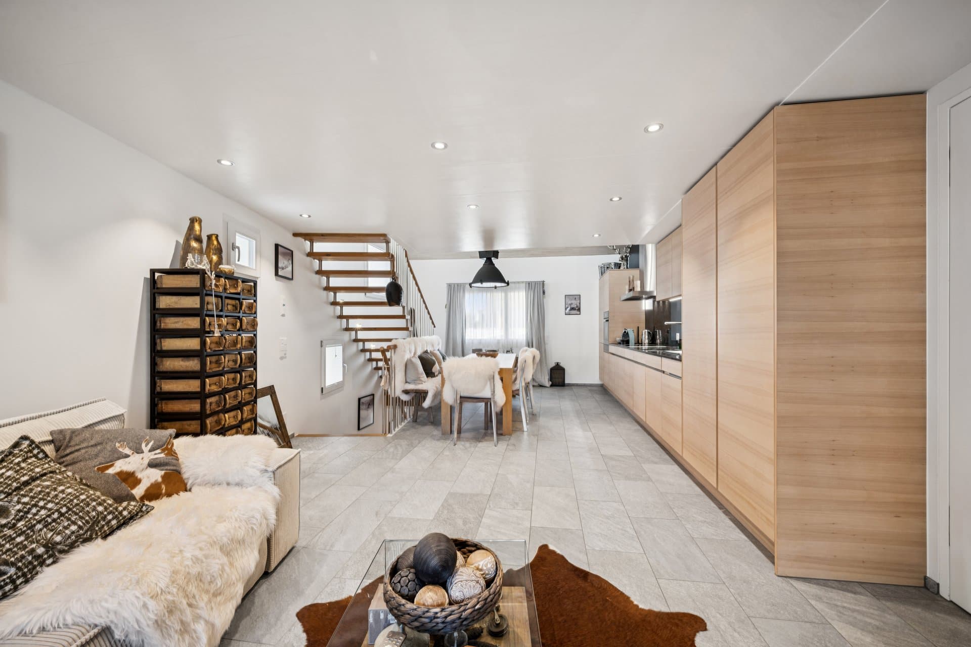 Residential oasis with separately accessible studio - 2