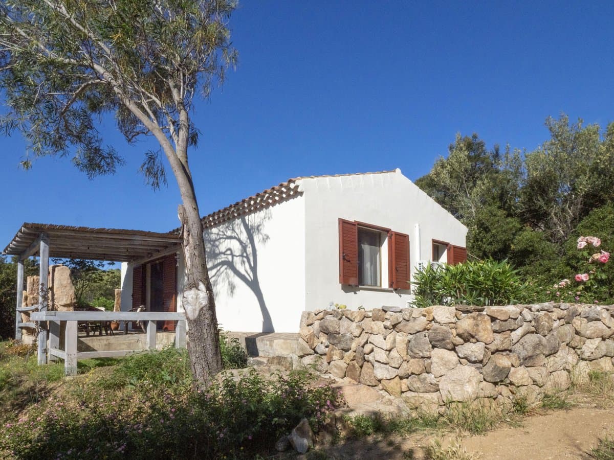 Stazzo Francesca is an independent two-room stazzo offered for rent, nestled among the hills just minutes from Porto Rotondo. - 4