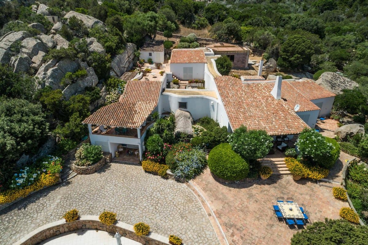 Villa Hugo is one of the most expansive residences in Porto Rafael, situated just a short distance from the marina and the small beach. - 3