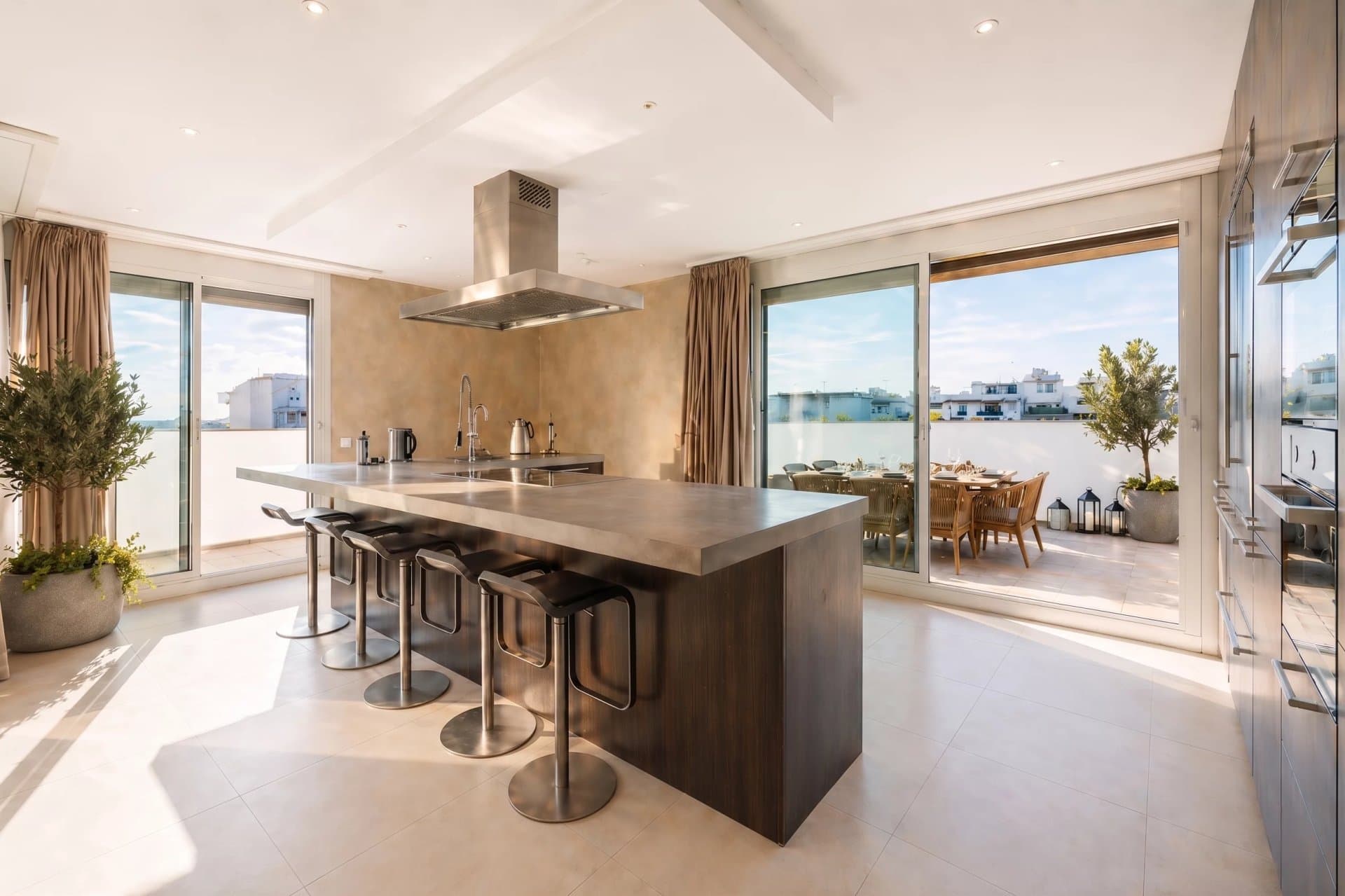 Exclusive – Stunning contemporary penthouse in the heart of Saint-Jean - 2