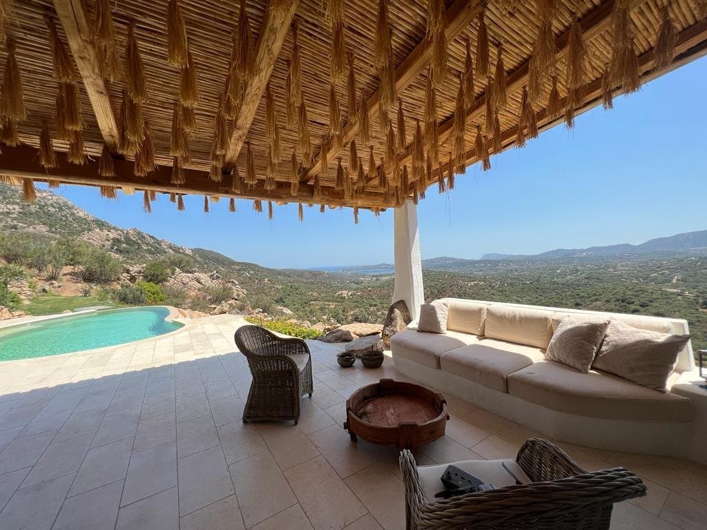 Nestled in the hills just above the picturesque village of San Pantaleo, Stazzo del Miele is a panoramic residence available for rent. - 2