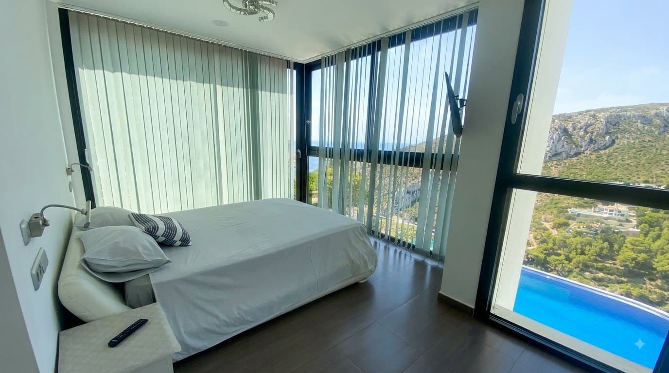 Sea-view villa in Granadella, Jávea - 4