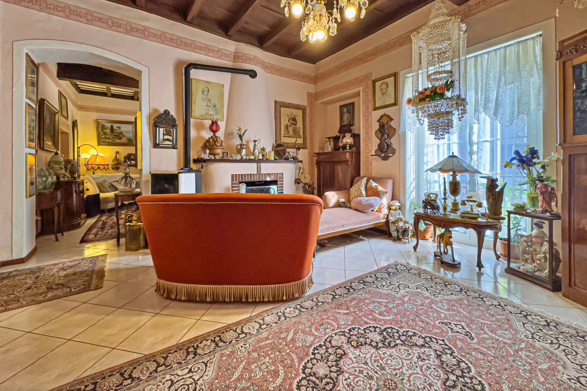 Historic patrician house with courtyard for sale in Brissago - 3
