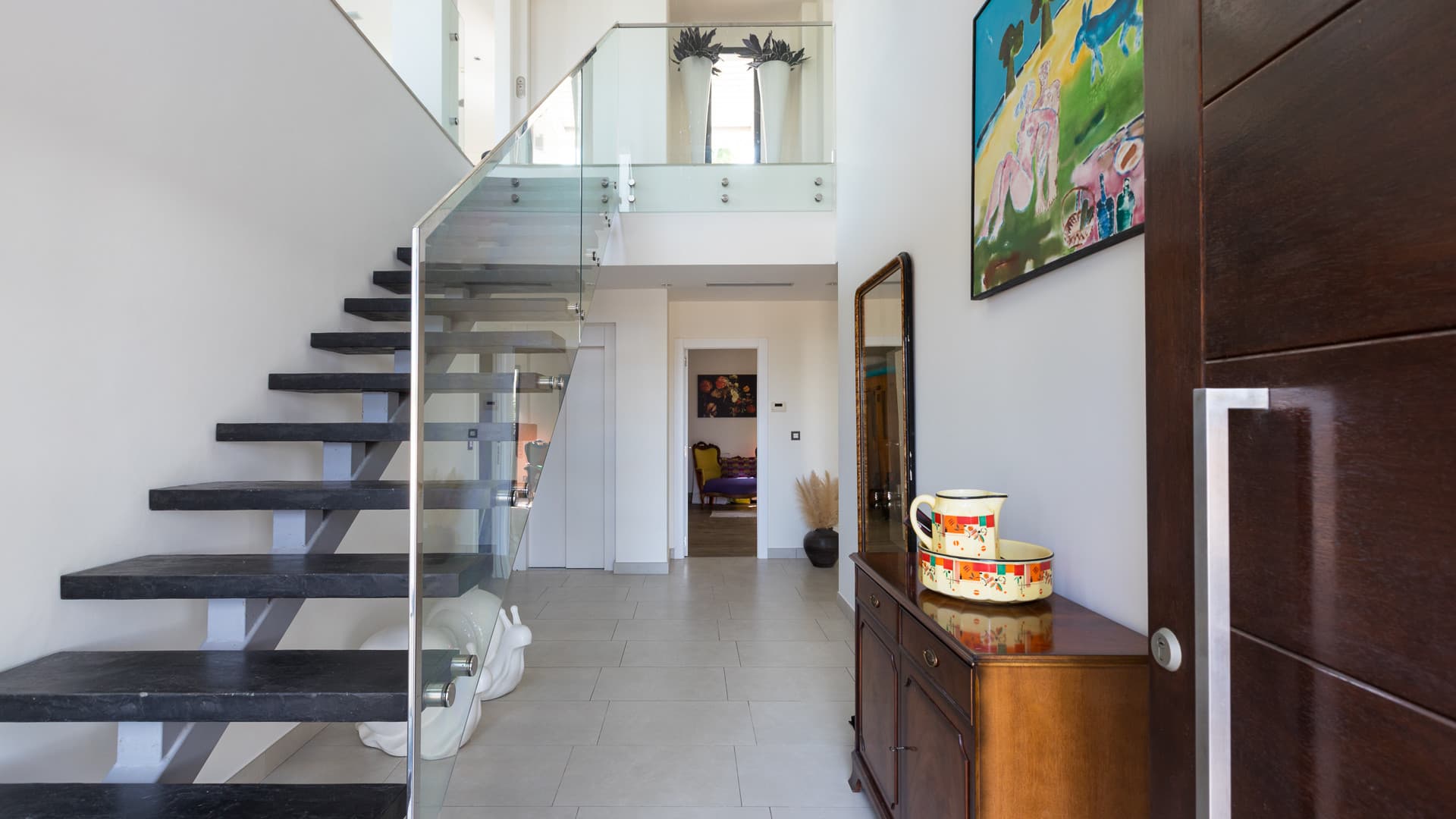 Its location offers the opportunity to enjoy a setting close to the mountains, while also providing convenient access to services, schools, the town and the coast. - 13