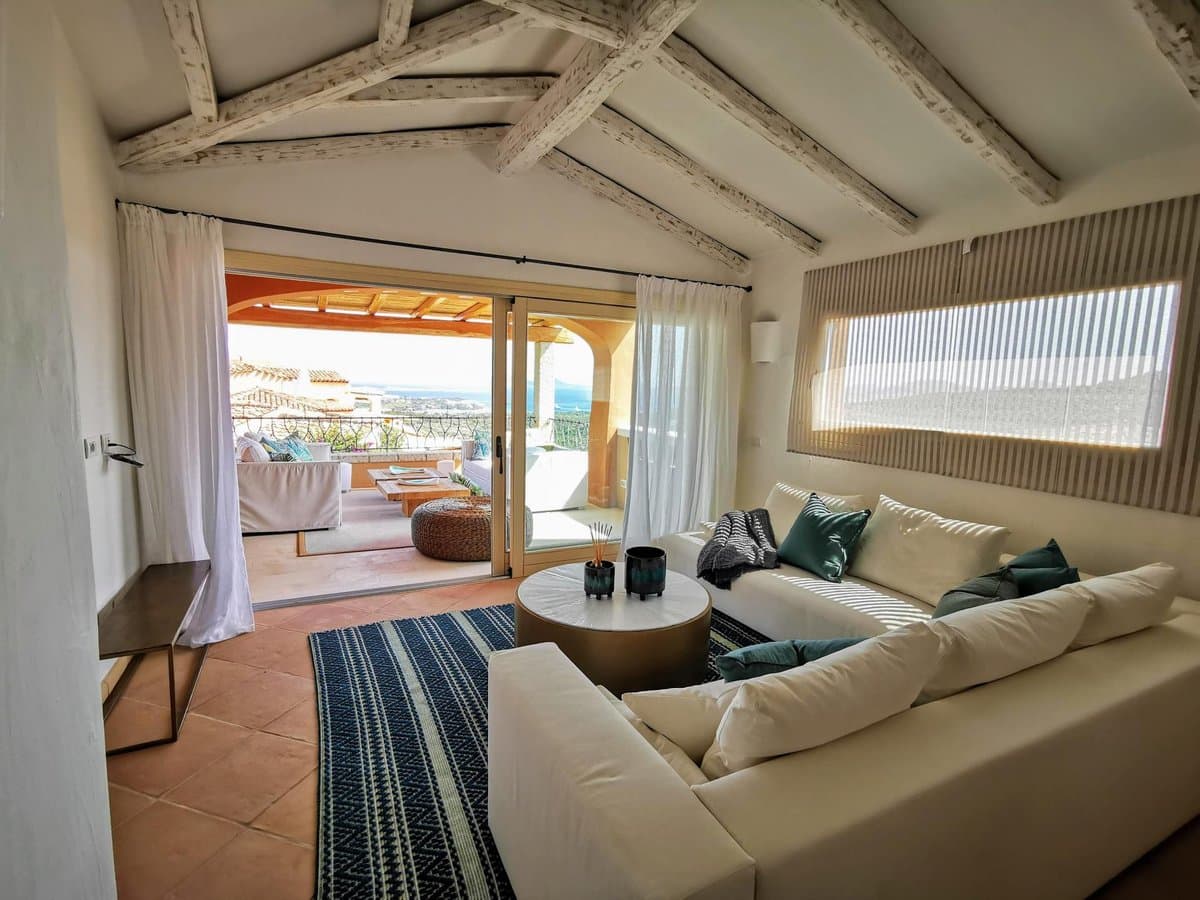 Villetta Cala di Volpe A5 is an elegant property situated within a recently…