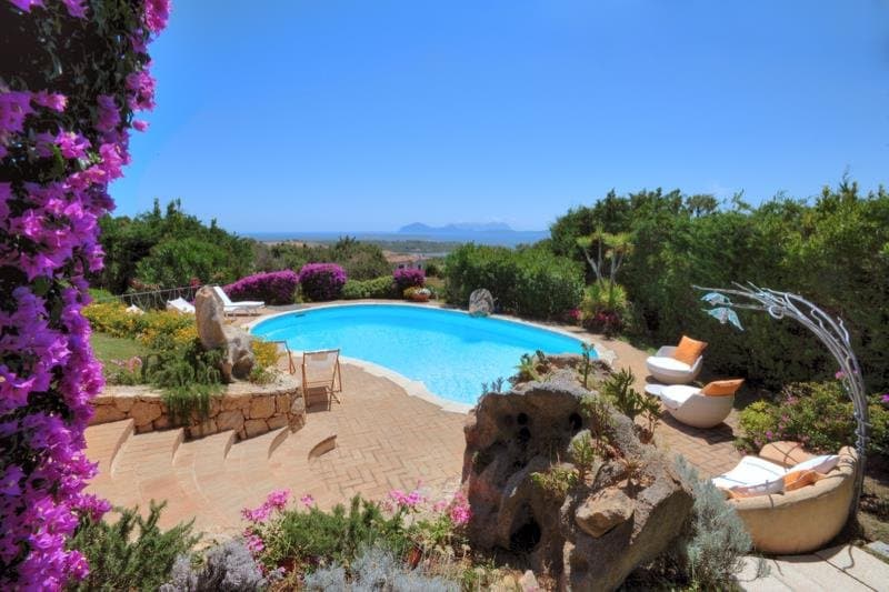 Villa Monti Tundi is a recently built detached residence set in an exclusive complex, just steps from the amenities of Abbiadori. - 1