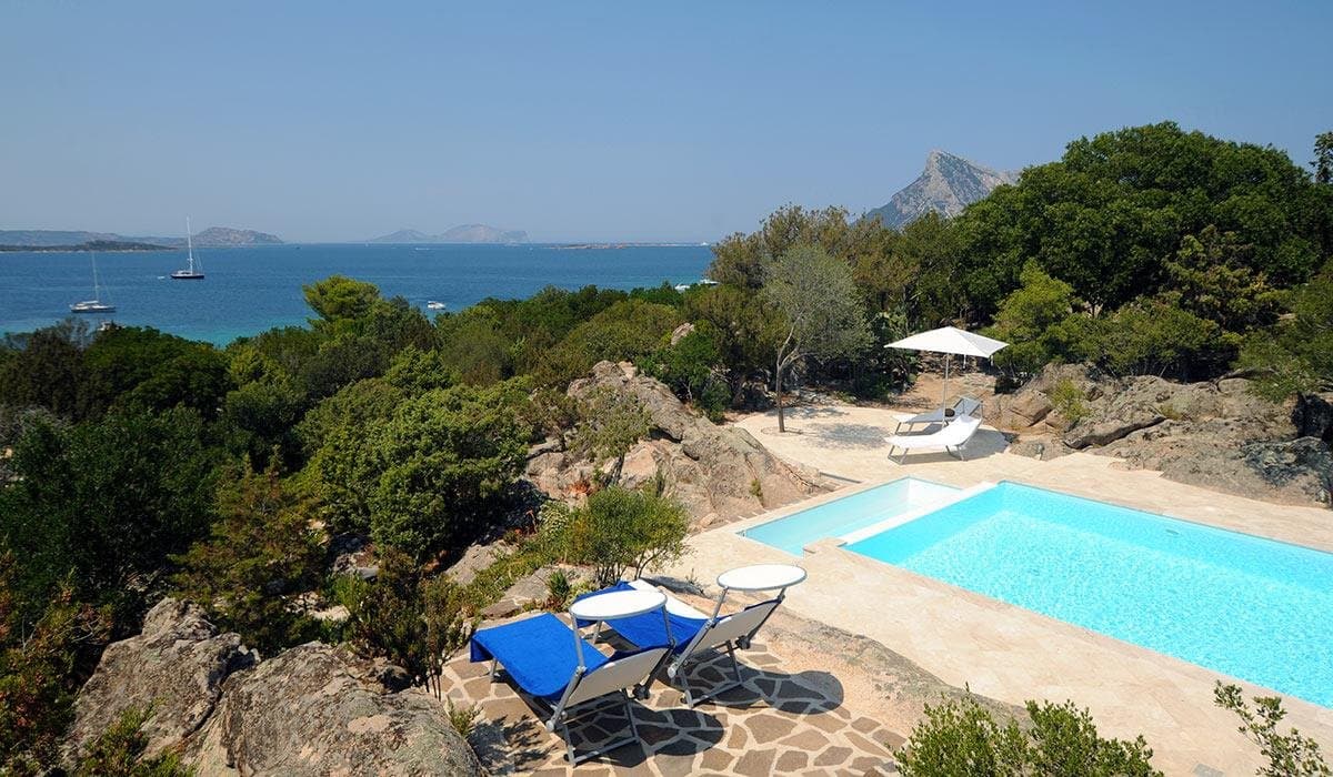 Villa Ciprea, Cala Girgolu