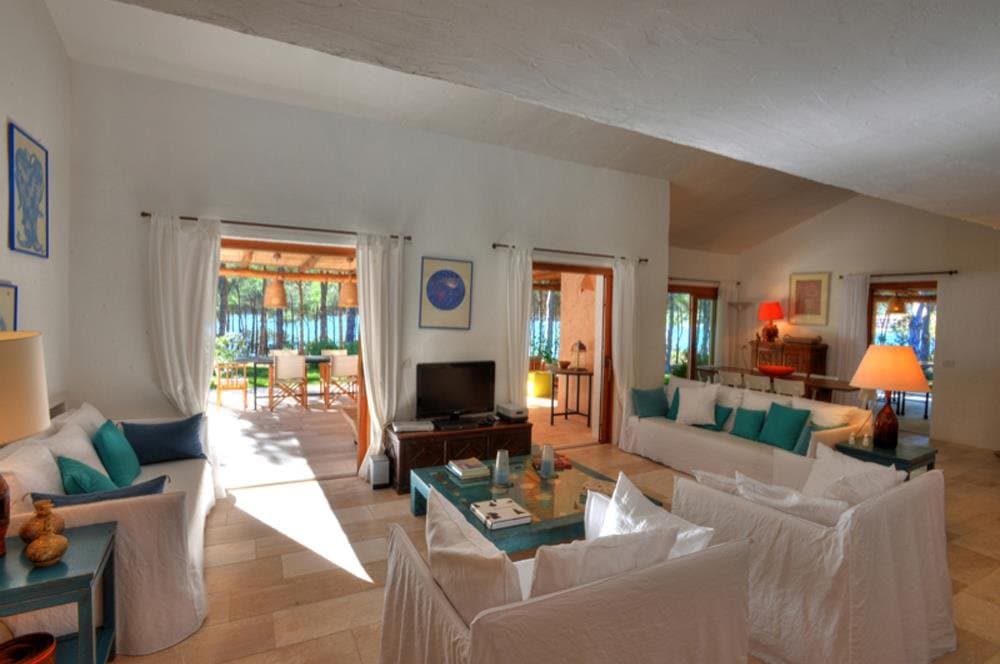 Villa Ligata is an exclusive waterfront residence set in the heart of the Costa Smeralda, fully renovated in 2009. - 3