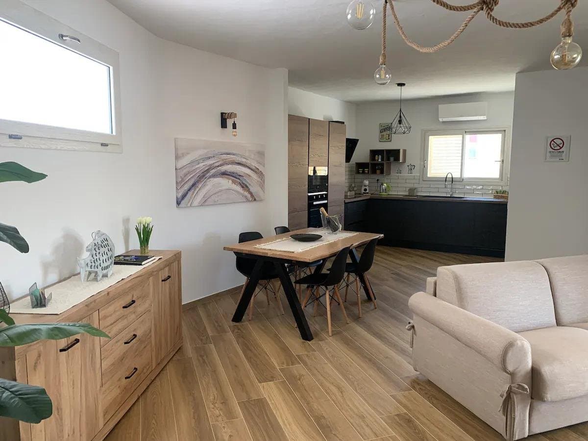 Casa Maestrali is an elegant apartment situated in Liscia di Vacca, nestled in a peaceful and private setting just a short distance from the sea and the amenities of the Costa Smeralda. - 3