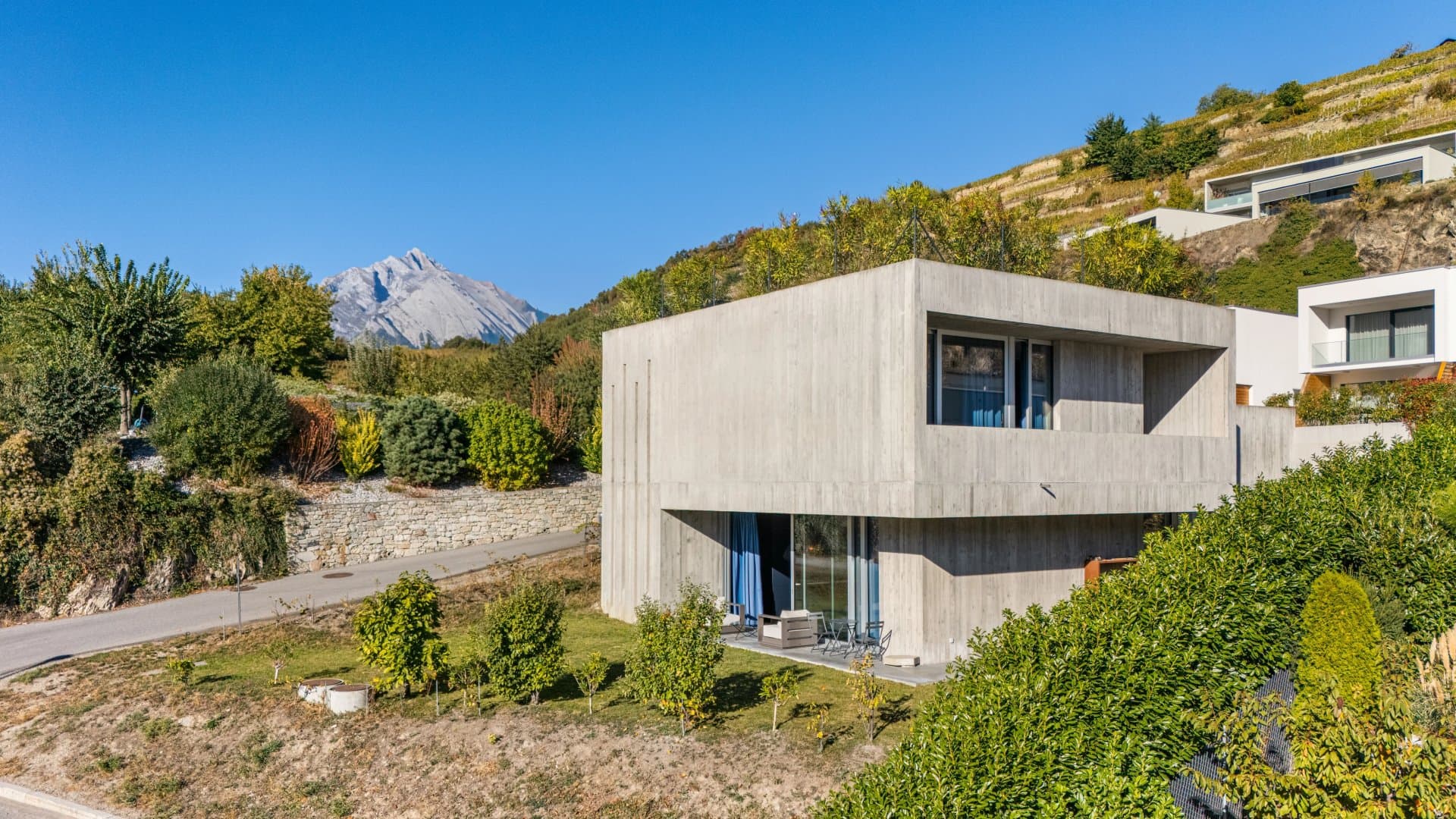 An architectural signature on the heights of Sion - 1