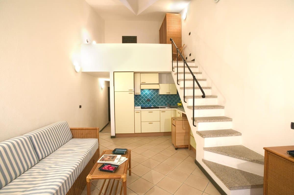 Set on the first floor of the exclusive Baia del Faro residential complex, Appartamento Trilocale F is located 500 m from the town center of Palau and less than 350 m from the sea. - 4