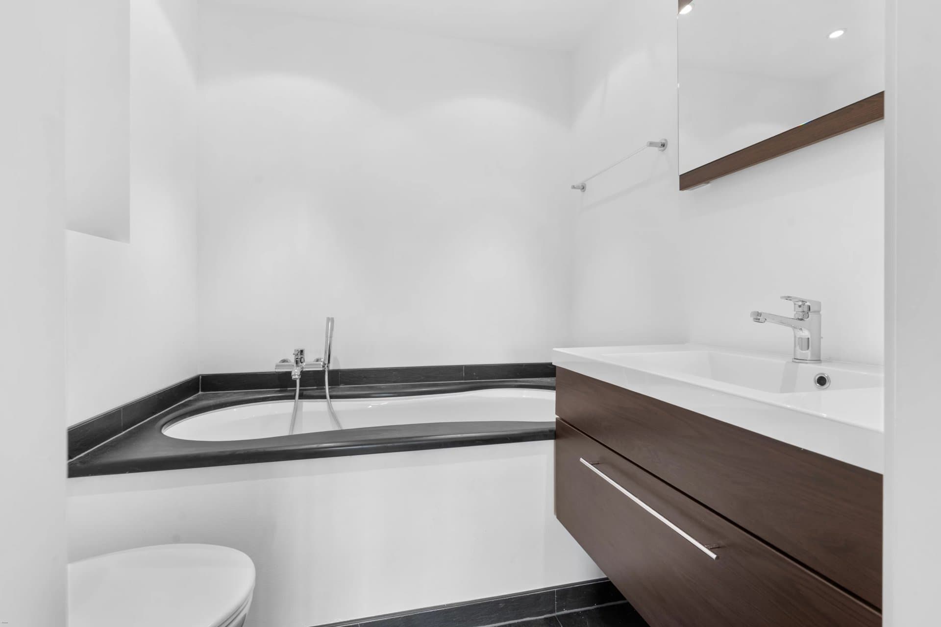 An elegant apartment in the heart of Crans-Montana - 4