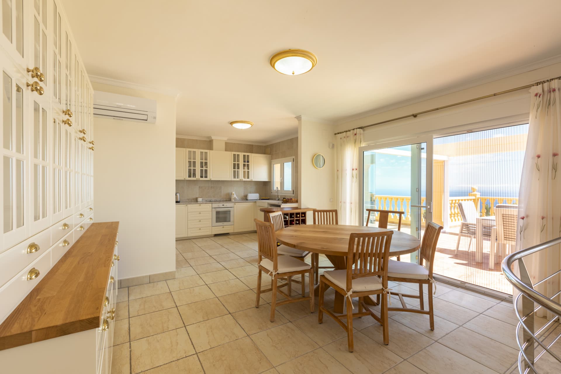 Elegant property with spectacular views of the sea and the island of Portichol in the quiet area of Balcón al Mar in Jávea (Aicante) Spain. - 9