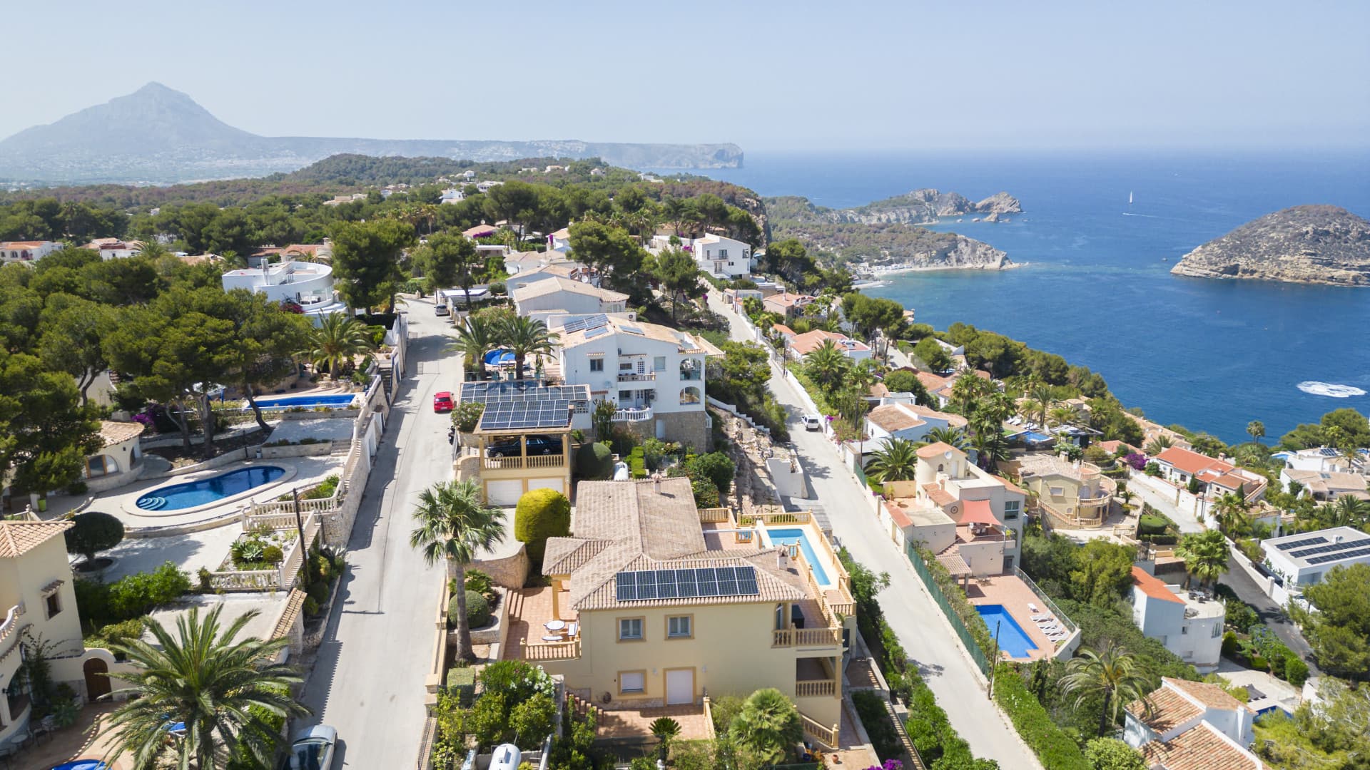 Elegant property with spectacular views of the sea and the island of Portichol in the quiet area of Balcón al Mar in Jávea (Aicante) Spain. - 2