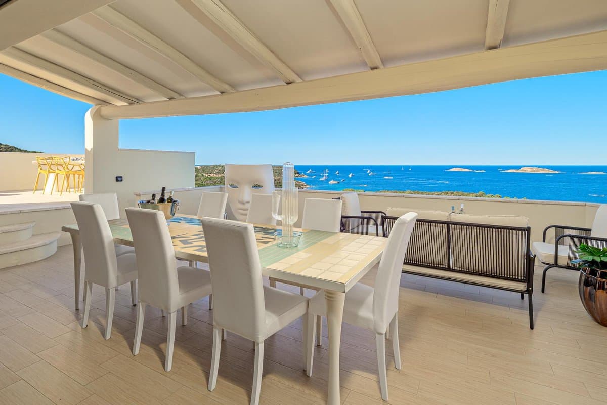 Villa Viola is a rental residence set on the hillside of exclusive Pantogia, offering sweeping, open views of the sea. - 3