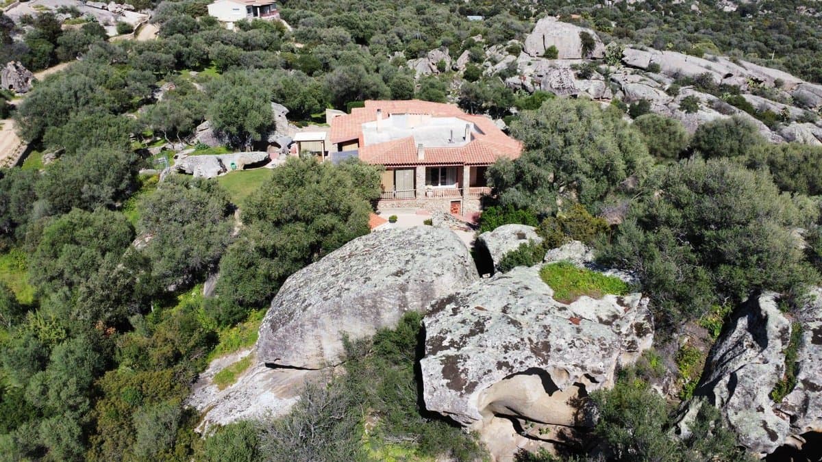 Nur 25 Kilometer von Olbia entfernt, im Herzen der Gallura, befindet sich die Villa Li Conchi. - 2