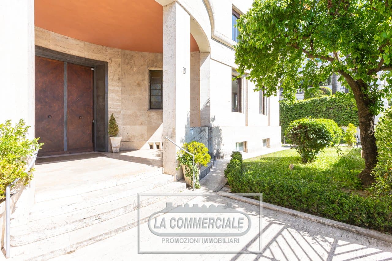 PRESTIGIOUS RESIDENCE ON THE LUNGOTEVERE A FEW STEPS FROM PIAZZA DEL P - 3