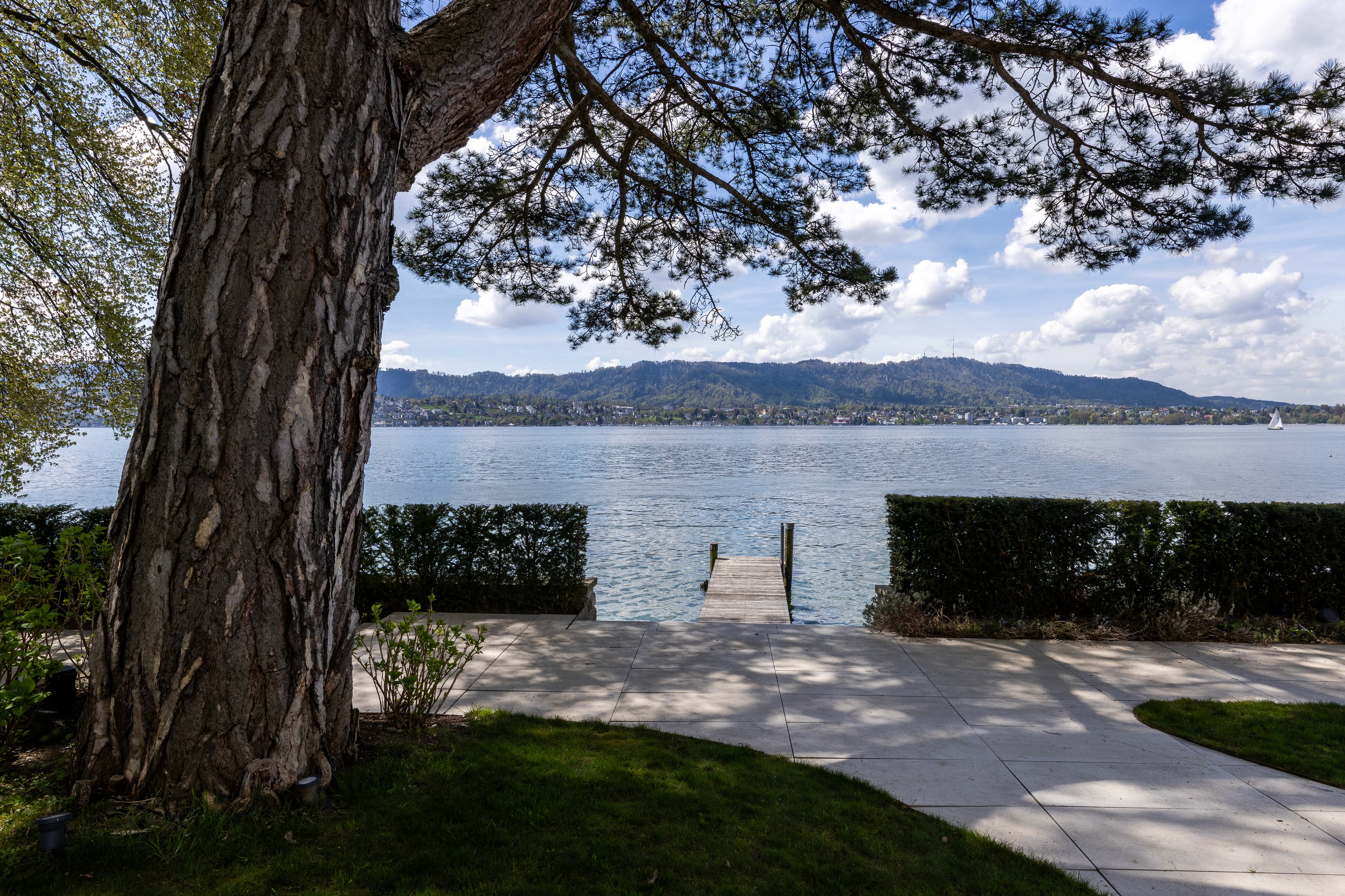Luxusvilla am See mit Garten, Aussenpool und privatem Bootshaus - 6