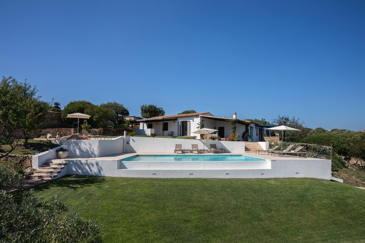 Villa Rocce Sarde is set in the hills of San Pantaleo, immersed in the natural beauty of Sardinia. - 2