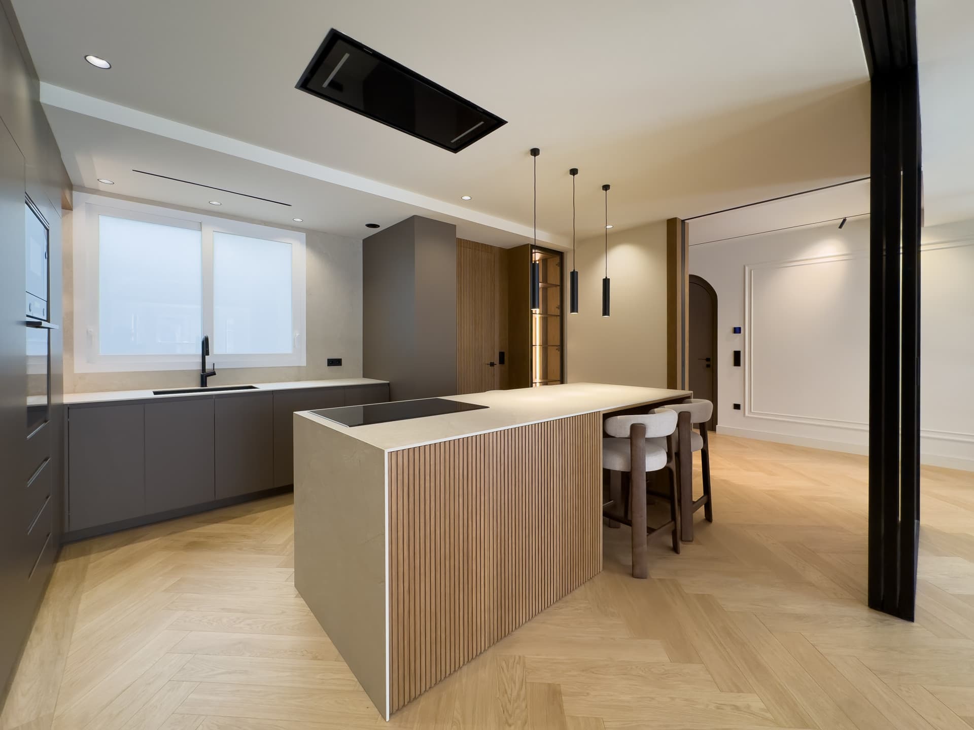 Exclusive fully renovated apartment next to the Colón Market. - 5