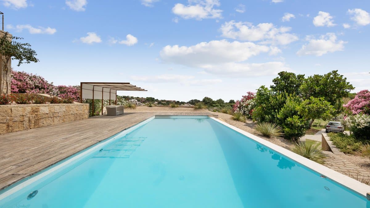 Villa Astra is a detached residence of approximately 320 sq m set within I Giardini di Aldia, in Puntaldia, along the north-eastern coast of Sardinia. - 3