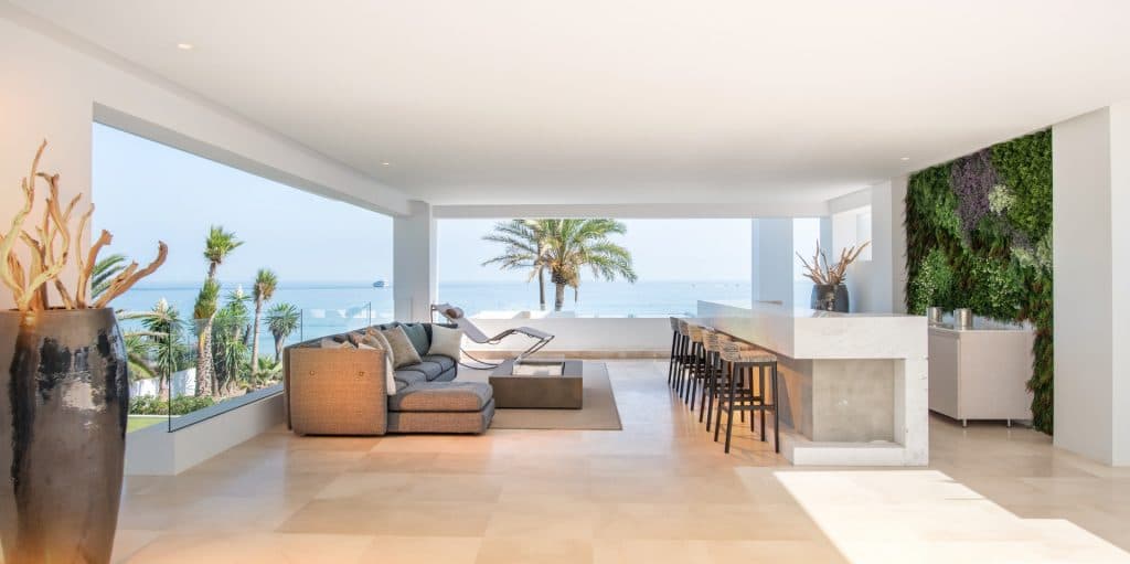 Terrace with sea views - luxury villa in Estepona