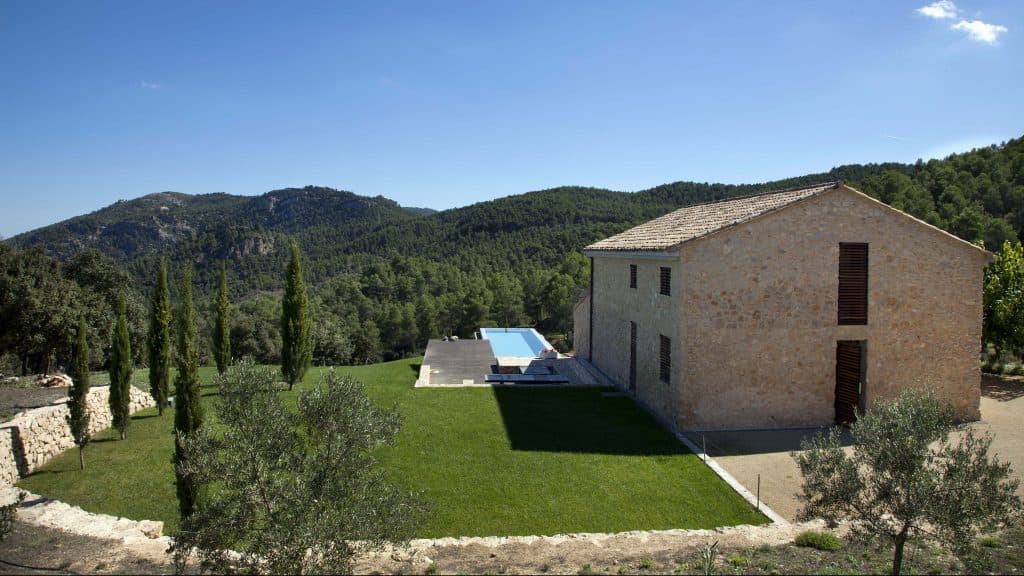 Countryside property with views