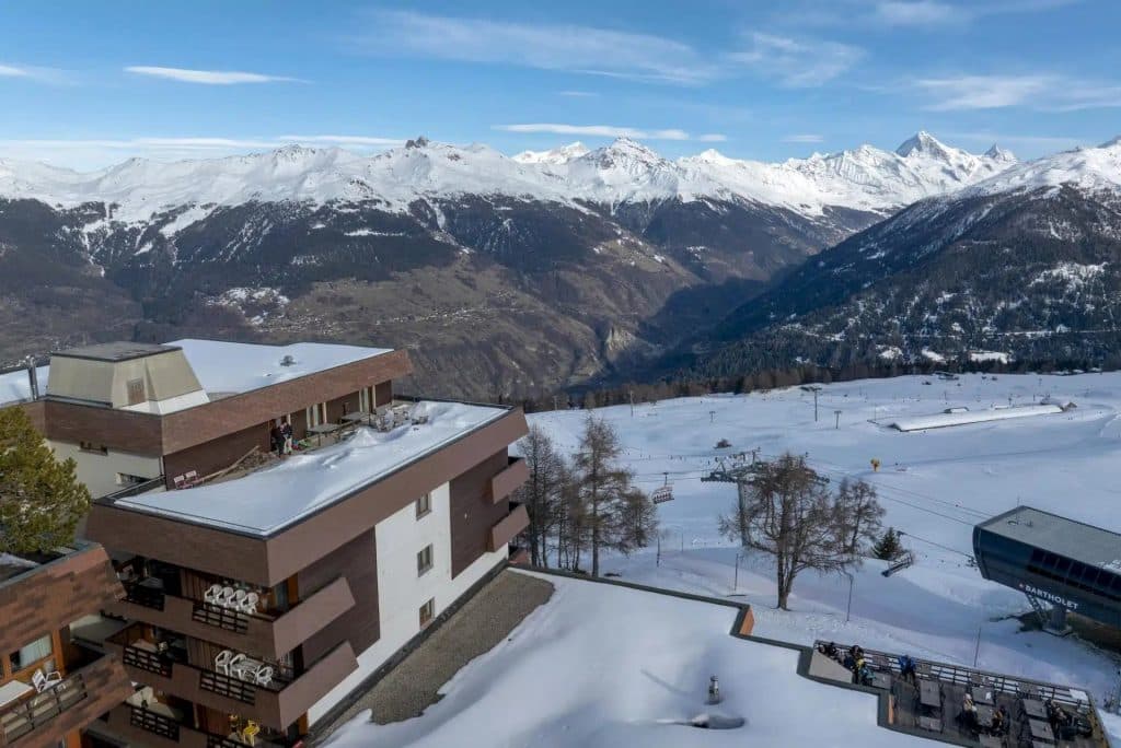 Explore the best European destinations for luxury ski-in/ski-out properties, focusing on top locations in Switzerland, Austria, and France. Invest in your dream winter retreat!
